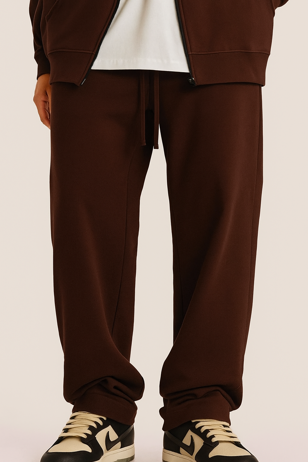BROWN SWEATPANTS